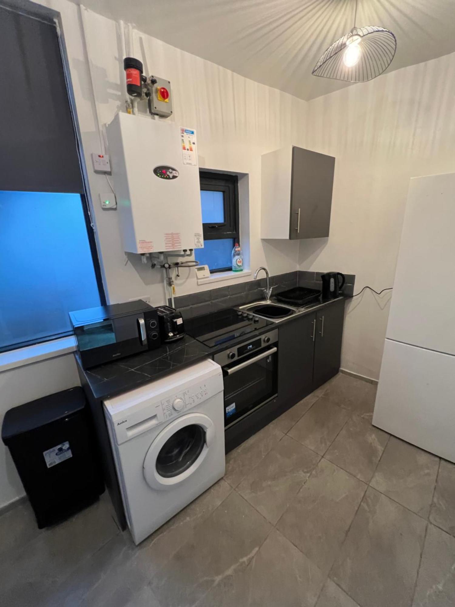 2 Bedroom Town Apartment Ipswich Exterior foto